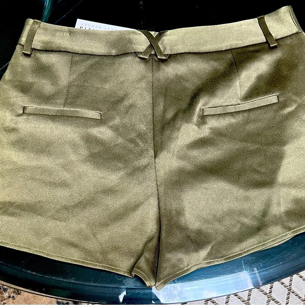Alice & Olivia Silk shorts - Picture 2 of 4